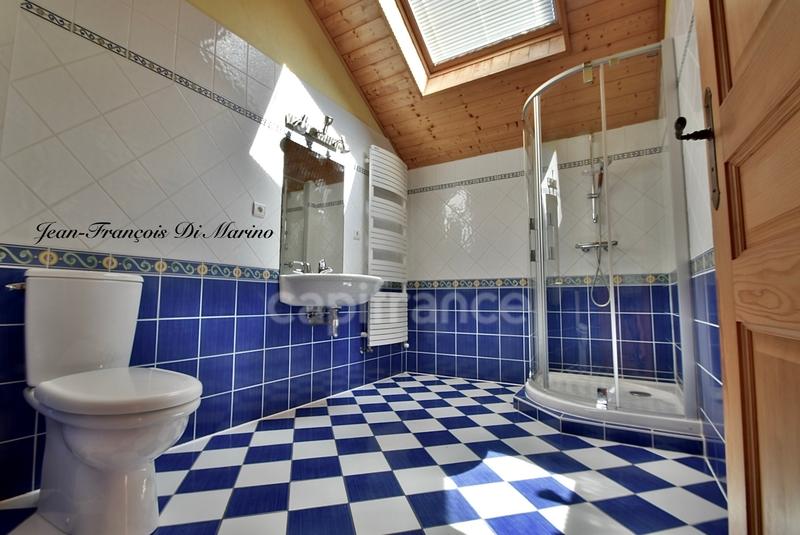 Maison - 211 m² - 8 pièces