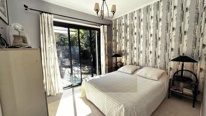 Propriété - 227 m² - 8 pièces