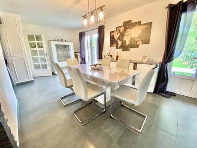 Maison - 135 m² - 6 pièces