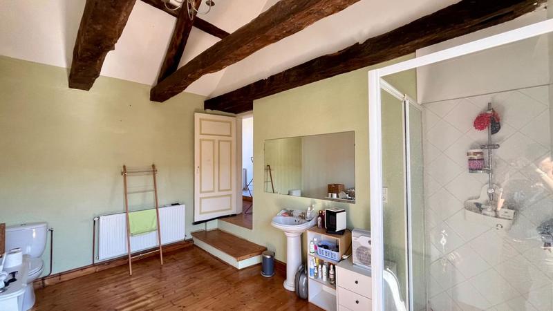 Maison - 240 m² - 6 pièces