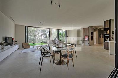 Villa - 240 m² - 6 pièces