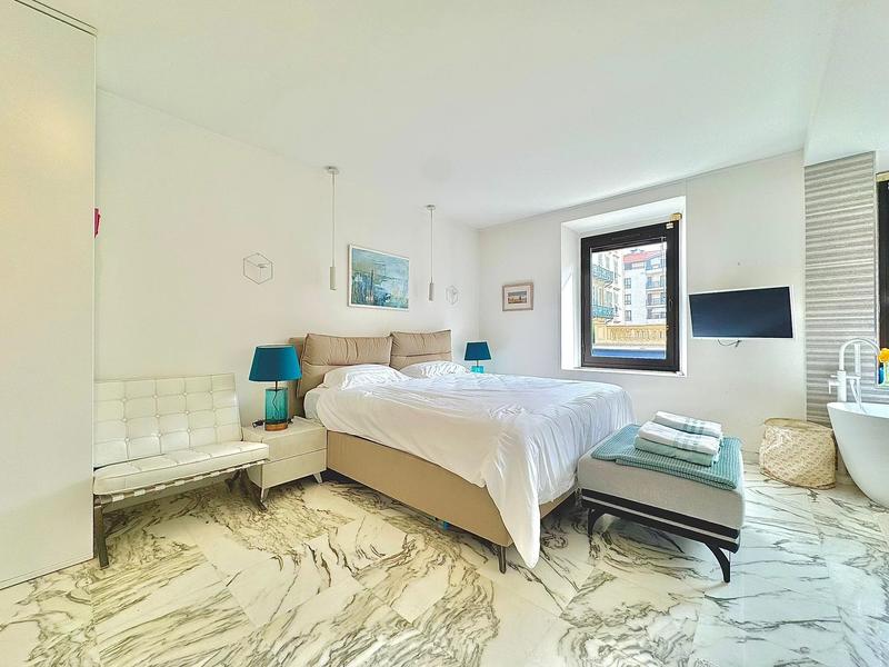 Appartement - 85 m² - 3 pièces