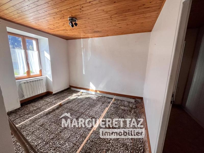 Maison de village - 280 m² - 4 pièces