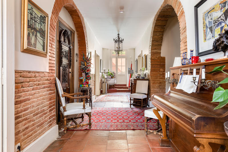 Maison - 450 m² - 11 pièces