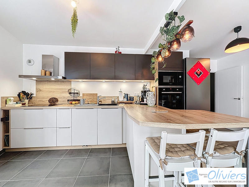 Appartement - 83 m² - 4 pièces