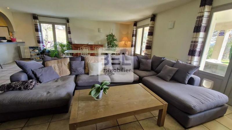 Villa - 232 m² - 11 pièces