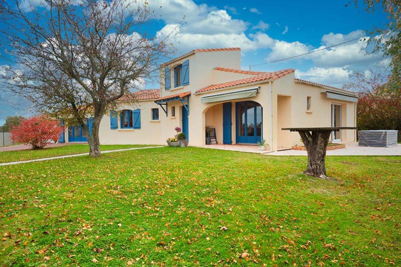 Maison - 168 m² - 8 pièces