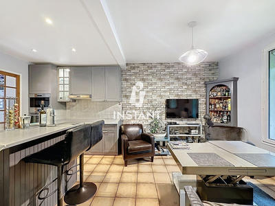 Maison - 85 m² - 5 pièces