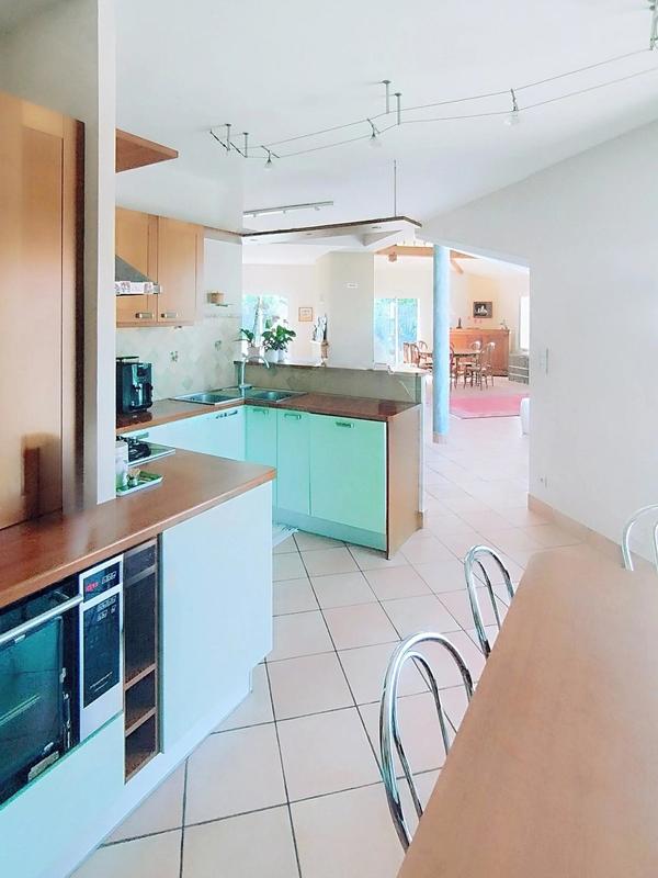 Maison - 237 m² - 10 pièces