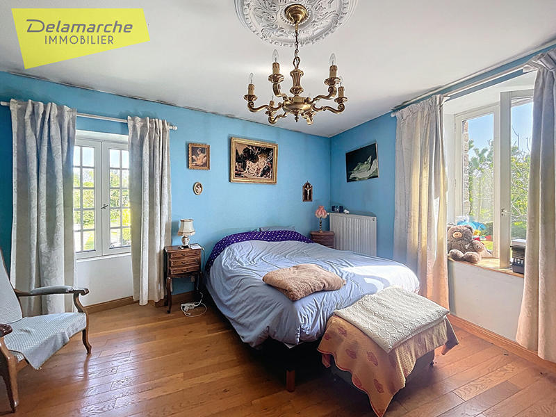 Maison - 204 m² - 9 pièces