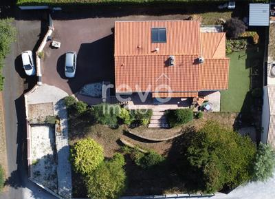 Maison - 190 m² - 8 pièces