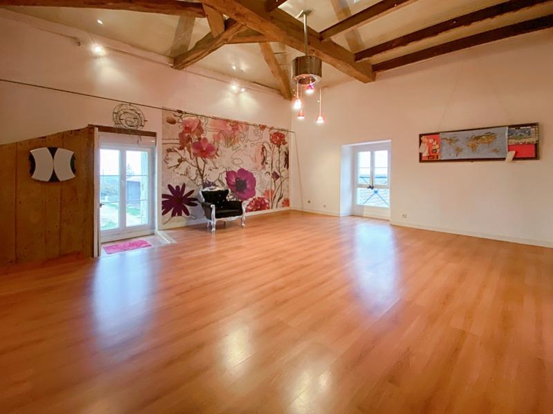 Maison - 220 m² - 7 pièces