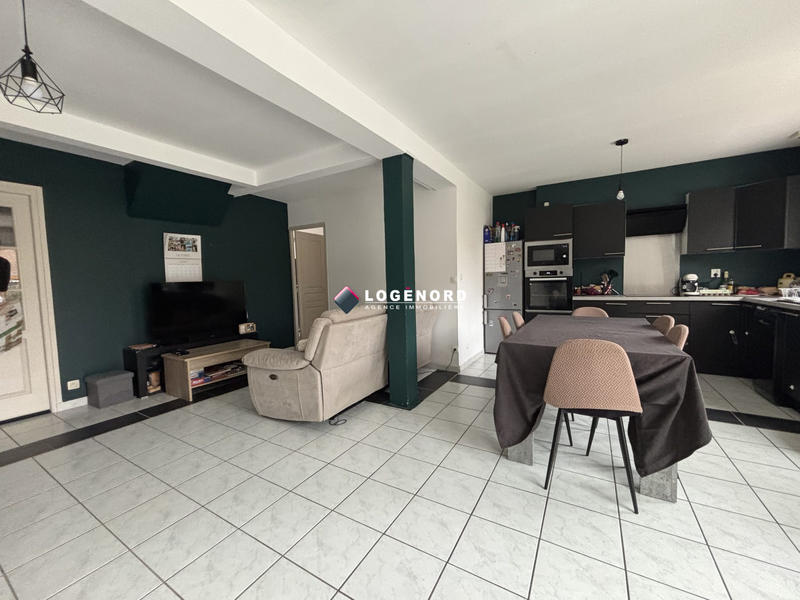 Maison - 96 m² - 5 pièces