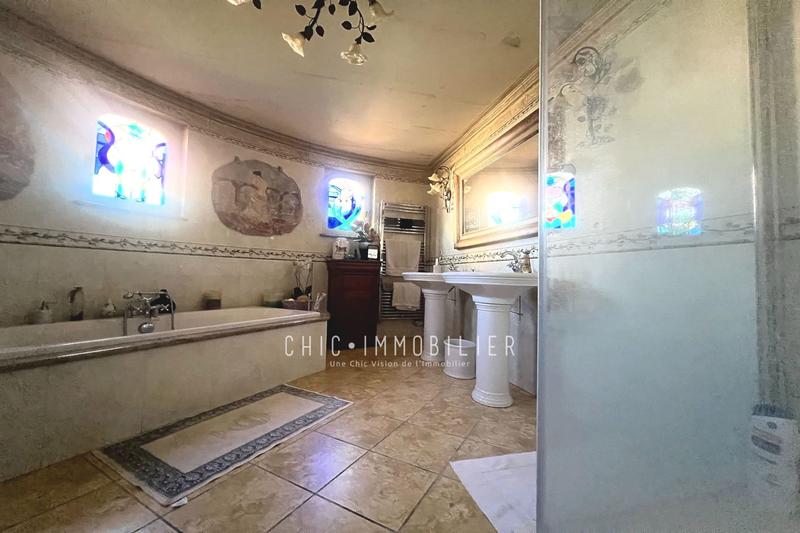 Maison - 208 m² - 6 pièces