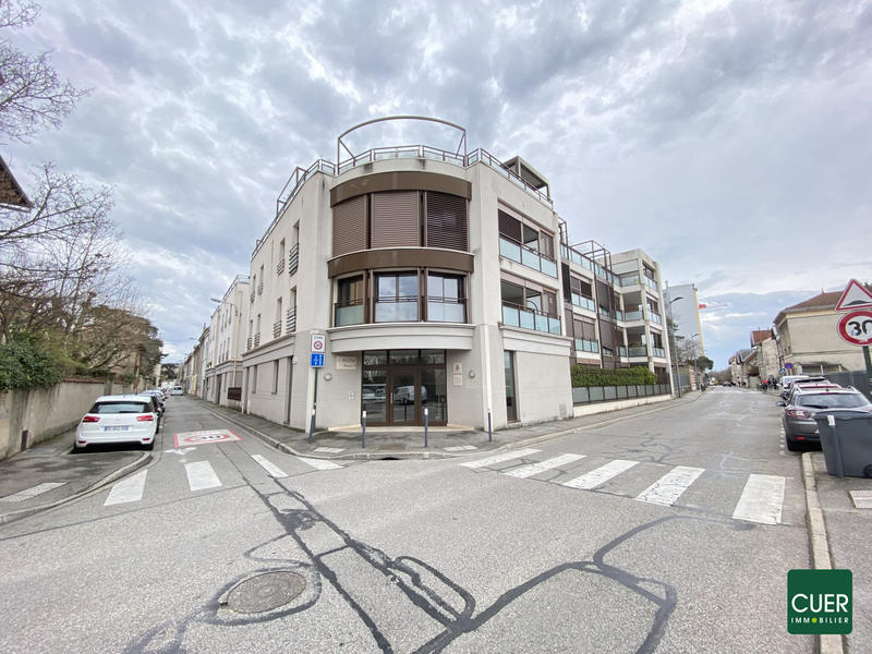 Appartement - 79 m² - 3 pièces