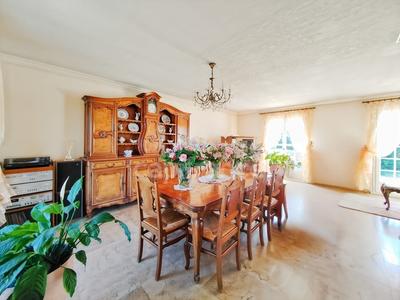 Maison - 183 m² - 6 pièces