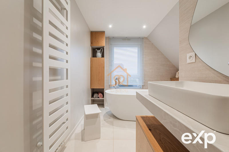 Maison - 185 m² - 6 pièces