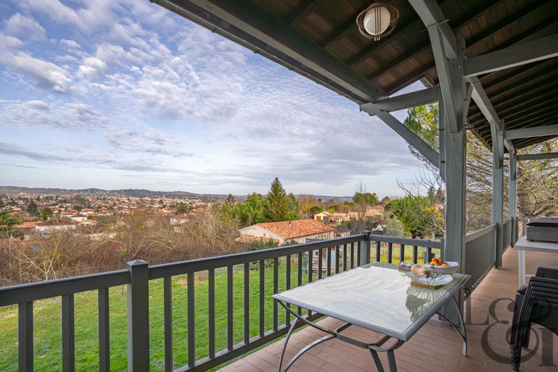 Maison - 166 m² - 6 pièces