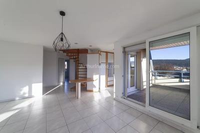 Appartement - 80 m² - 4 pièces