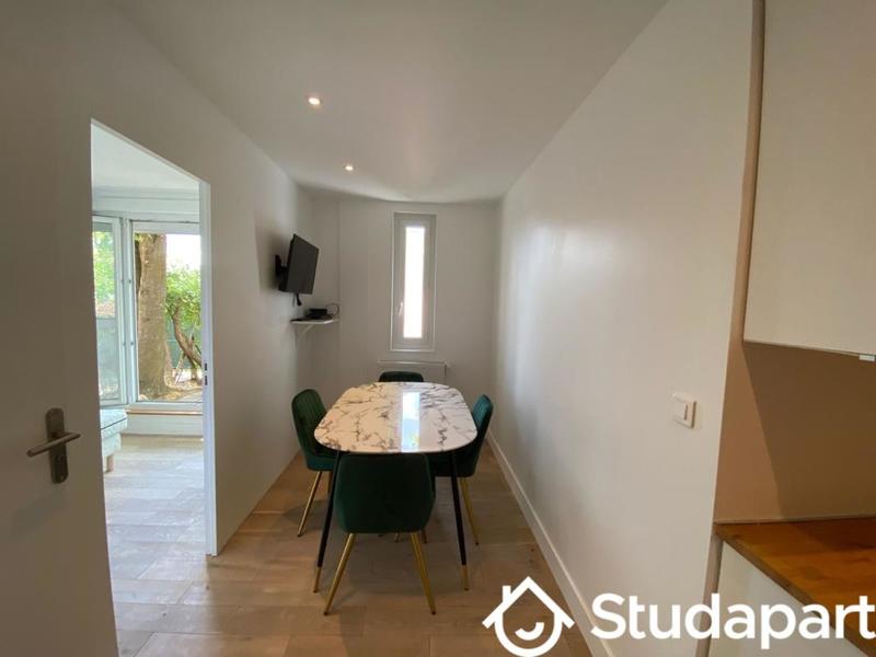 Chambre - 12 m² - 1 pièce