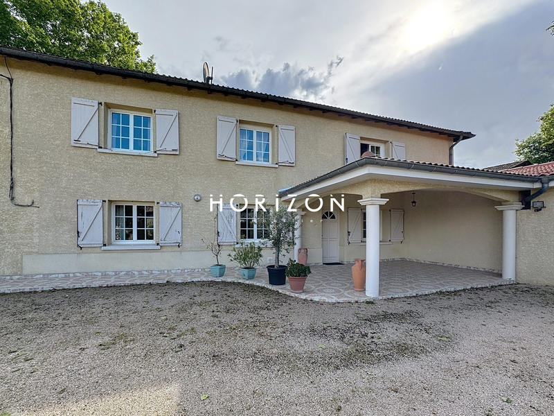 Maison - 201 m² - 6 pièces