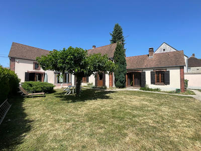 Demeure - 201 m² - 9 pièces