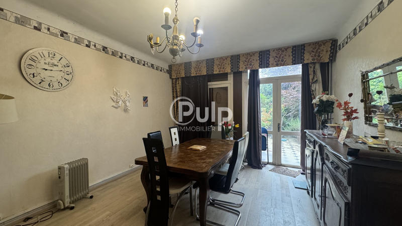 Maison de ville - 238 m² - 11 pièces