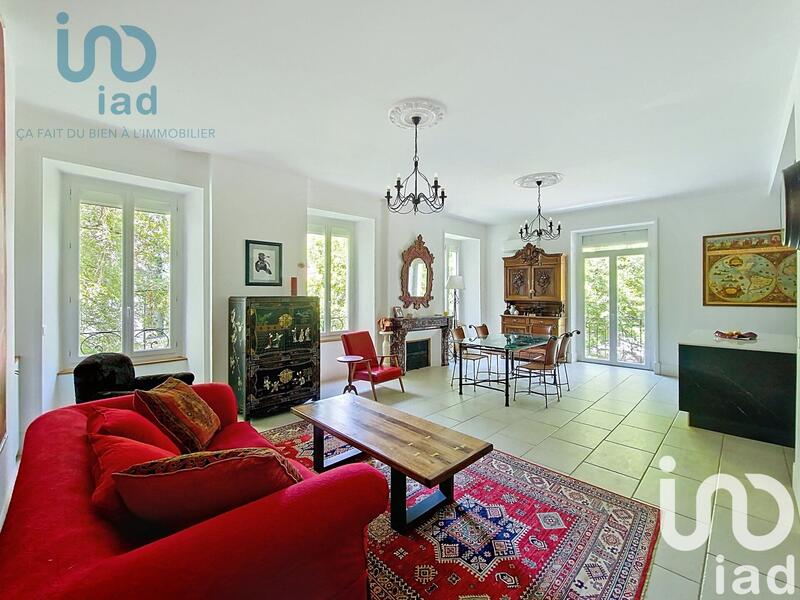 Maison - 280 m² - 8 pièces