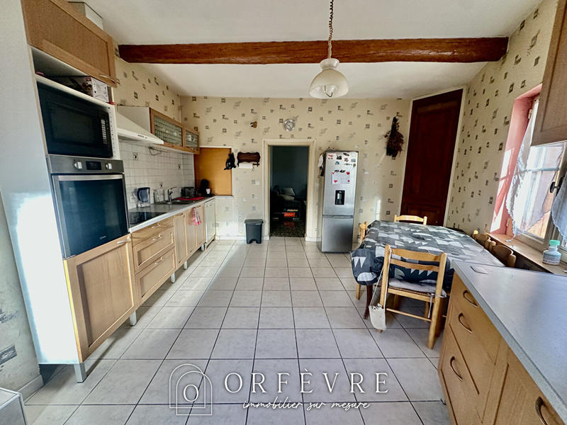 Maison - 240 m² - 7 pièces