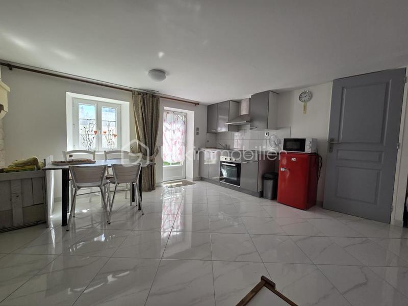 Propriété - 245 m² - 7 pièces