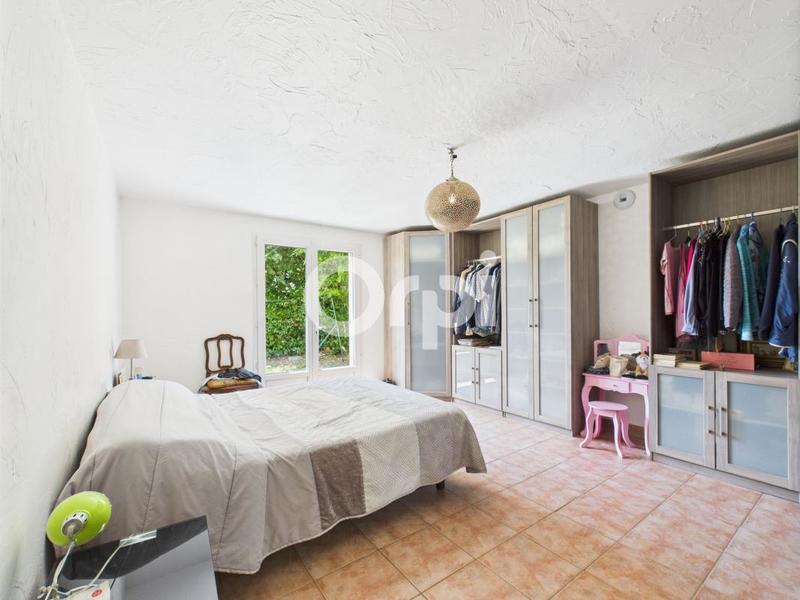 Maison - 245 m² - 8 pièces