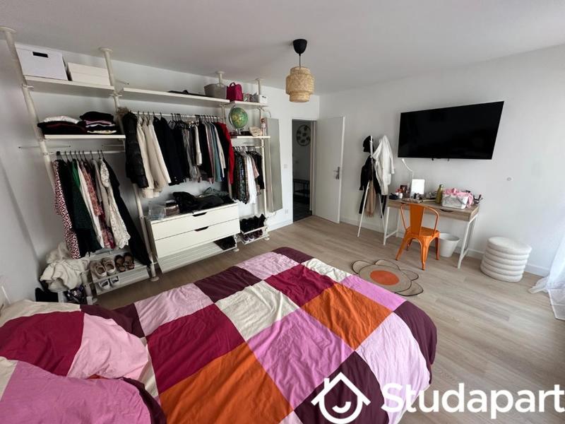 Chambre - 12 m² - 1 pièce