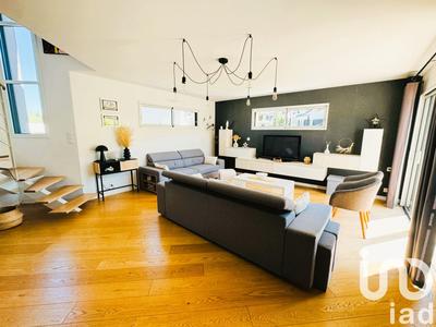 Maison - 200 m² - 8 pièces