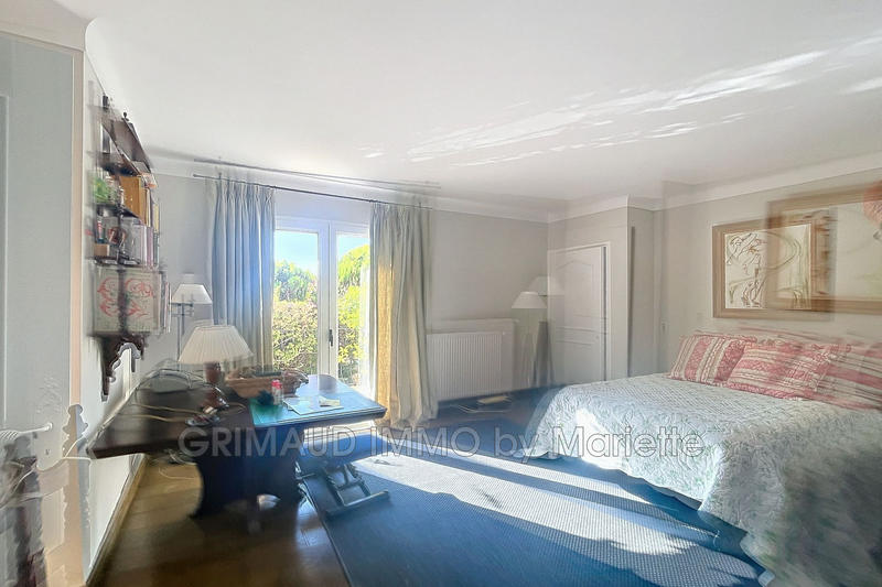 Maison - 336 m² - 9 pièces