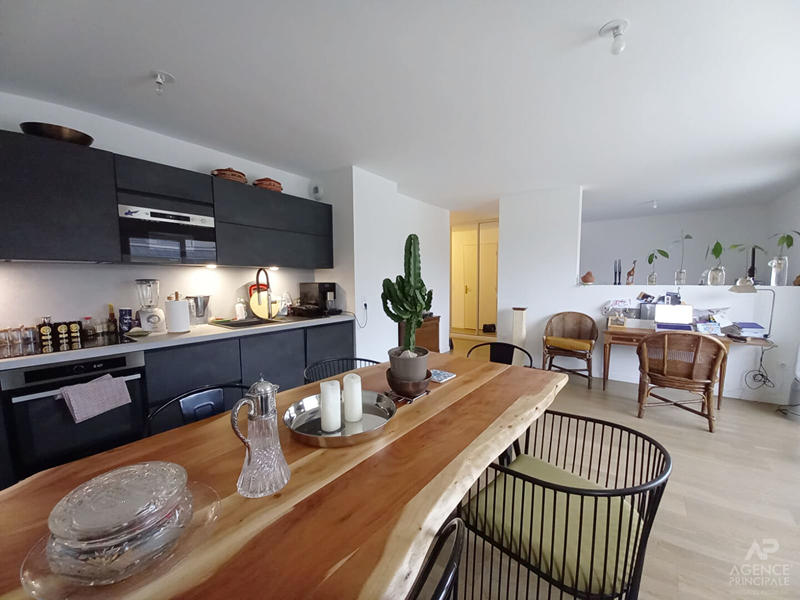 Appartement - 94 m² - 5 pièces