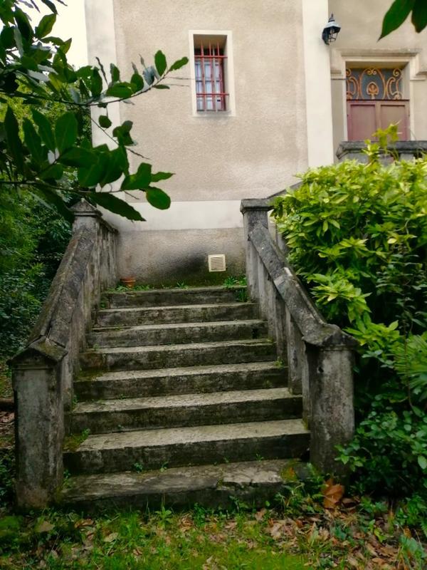 Maison - 240 m² - 9 pièces