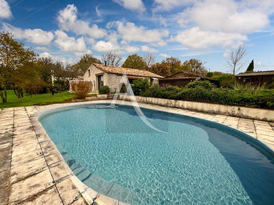 Maison - 230 m² - 8 pièces