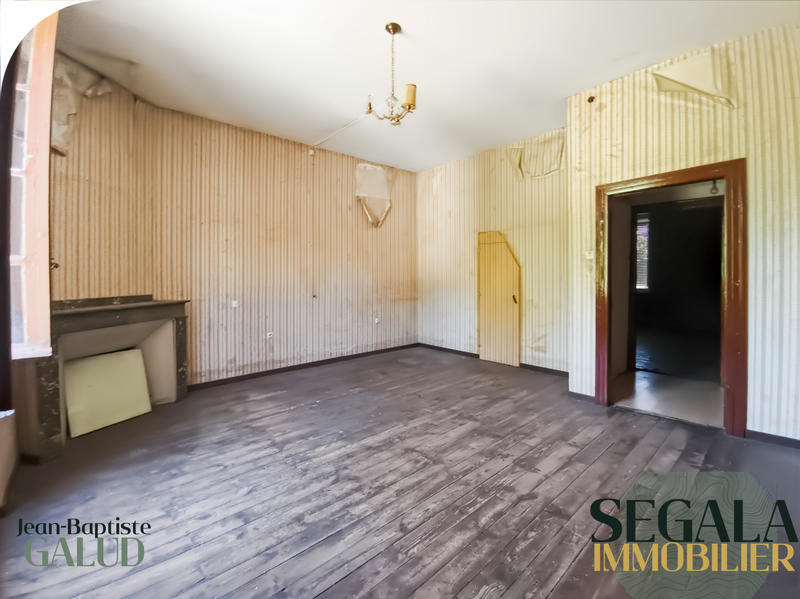 Maison - 220 m² - 8 pièces