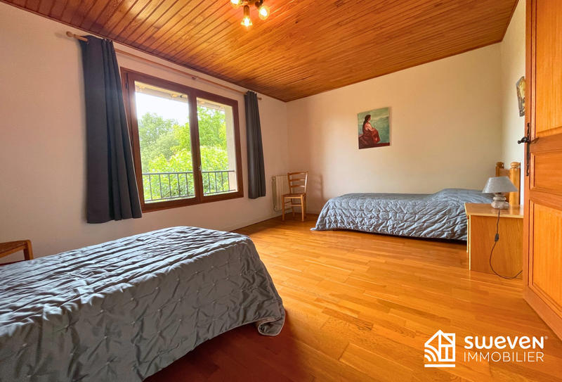 Maison - 340 m² - 8 pièces