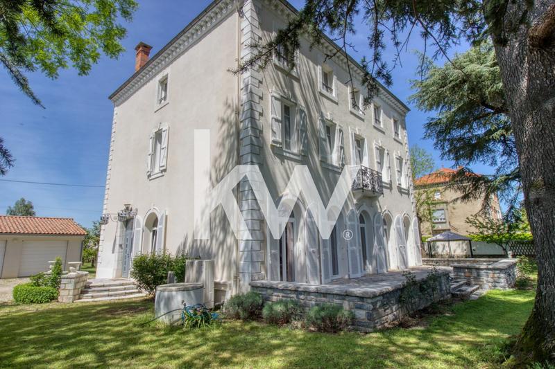 Maison de maîtres - 378 m² - 10 pièces