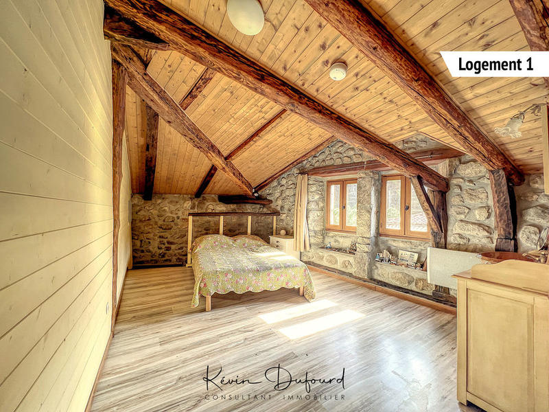 Propriété - 300 m² - 13 pièces