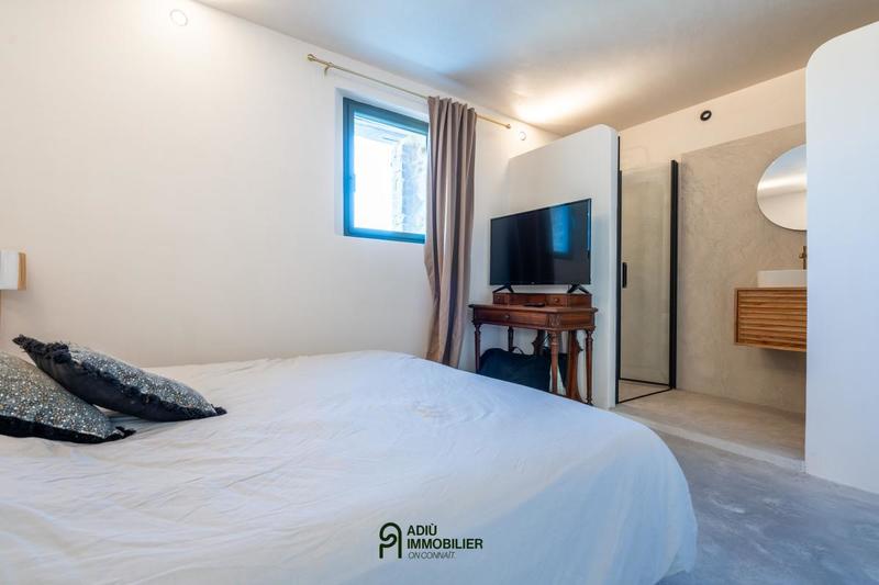 Mas - 230 m² - 7 pièces