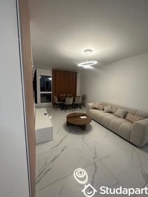 Chambre - 14 m² - 1 pièce