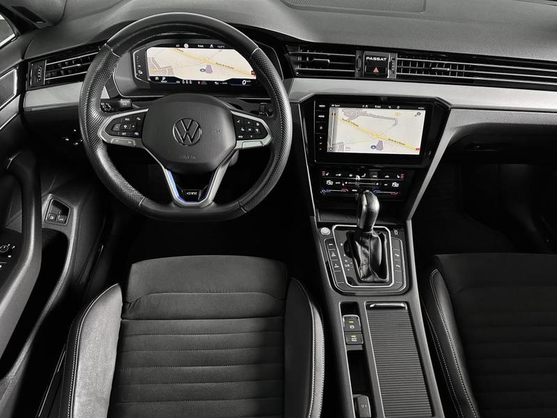 Volkswagen Passat Sw R-Line Gte 218ch Dsg Hybride Rechargeable Ja18p Regul Acc Camera Iq.Light Gps