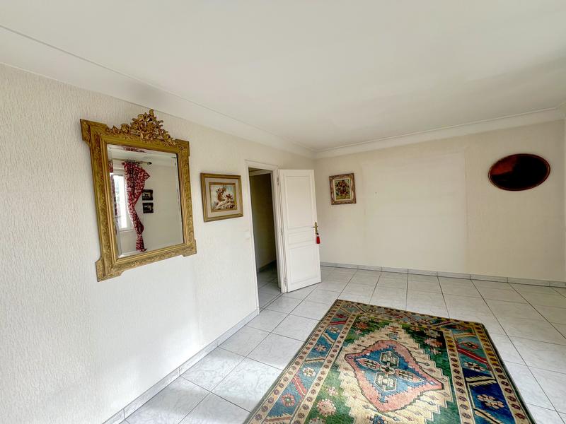 Villa - 280 m² - 9 pièces