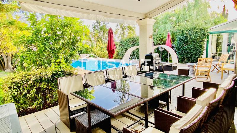 Maison - 179 m² - 8 pièces