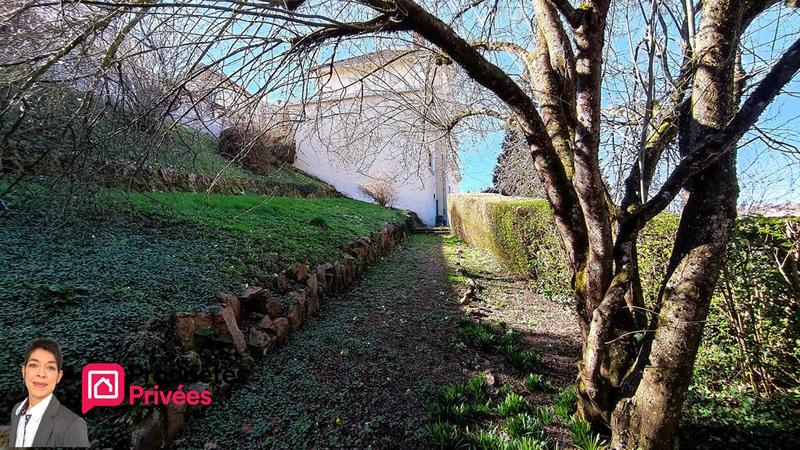 Maison - 320 m² - 14 pièces