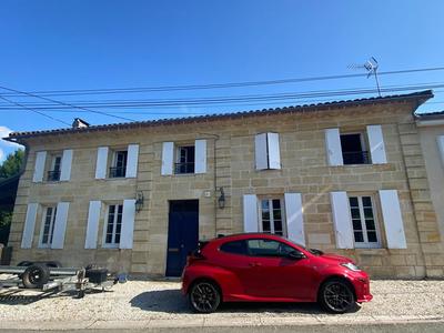 Maison - 250 m² - 7 pièces