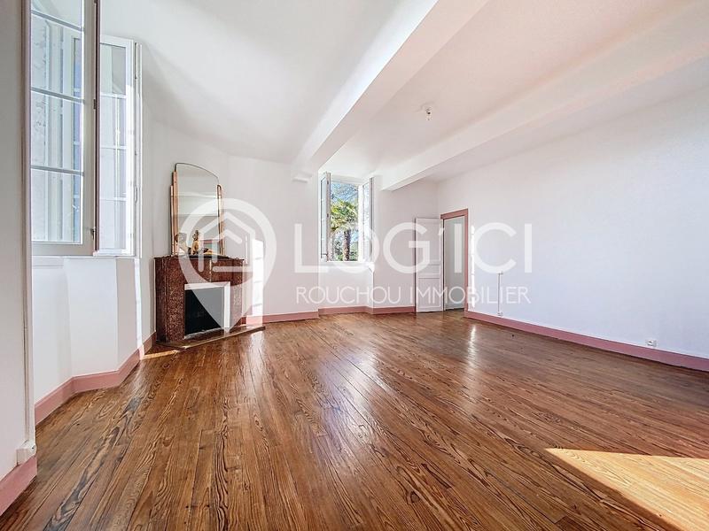 Maison - 270 m² - 8 pièces