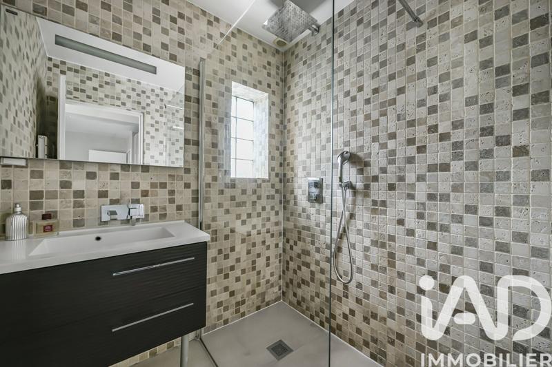 Maison - 273 m² - 8 pièces